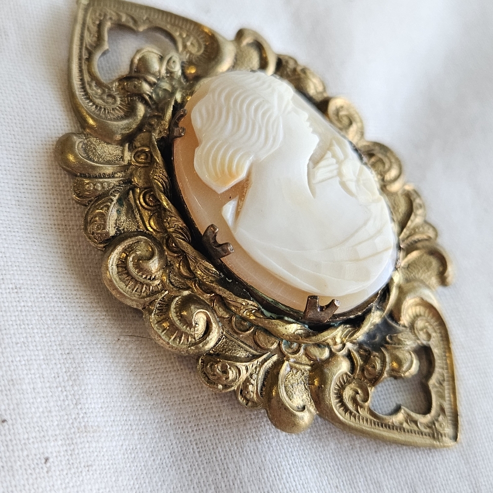 Vtg/Antique Hand Carved Genuine Shell Cameo Brooch